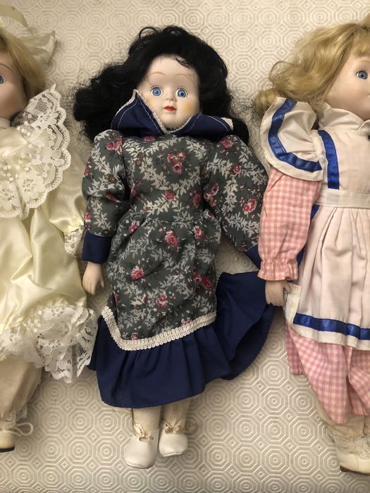 Bonecas de porcelana