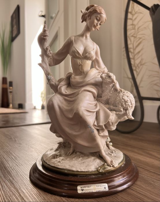 Estatueta Marfinit Genuine