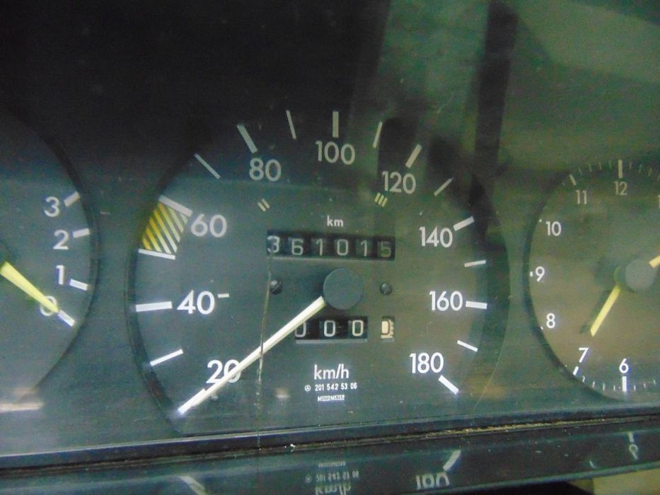 Mercedes 190/w201 diesel conta km´s e espelhos