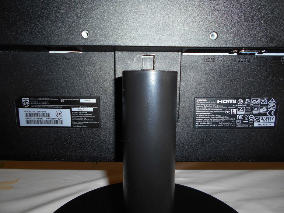 Monitor LED Philips 221V8