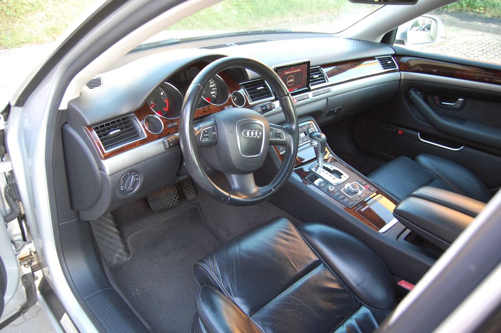 Audi A8D3 3,2 FSI 2007, modelowo 2008 polift, uszkodzony, niski przebieg