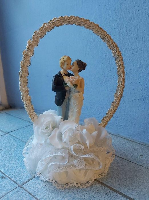Dekoracje na torty weselne.