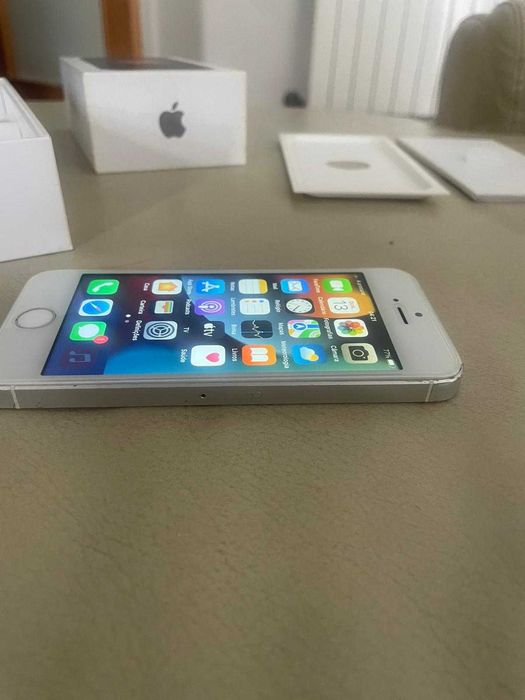 Iphone SE 16GB  Cinzento Sideral 2016 DESBLOQUEADO"