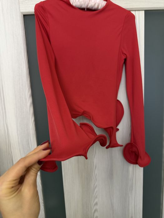 Кофта с рюшами S