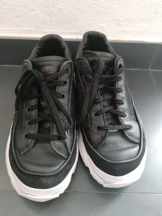 Tênis adidas nr 40