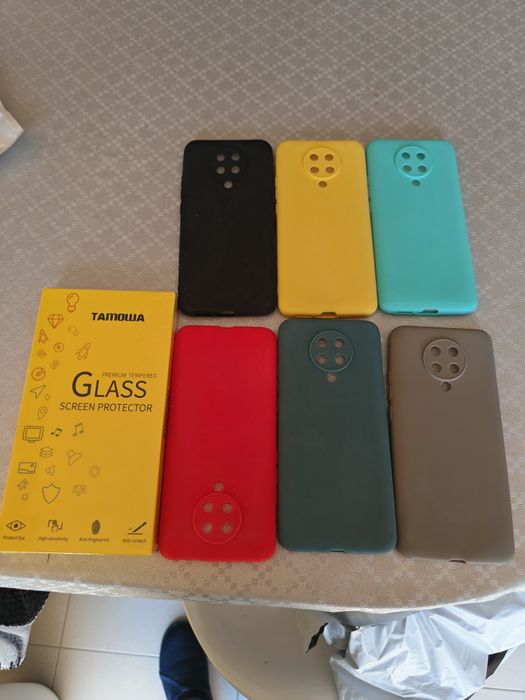 Vendo 6 capas protectoras & vidro ecrã  para POCO F2 PRO NOVOS