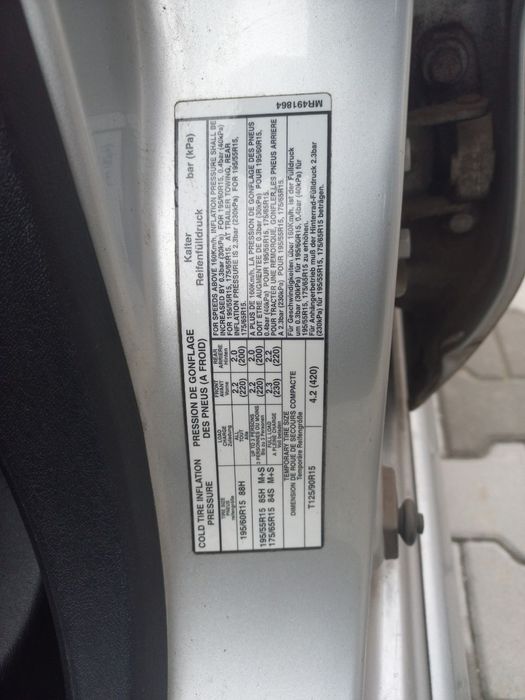 Mitsubishi Carisma 2003 1.6 бензин