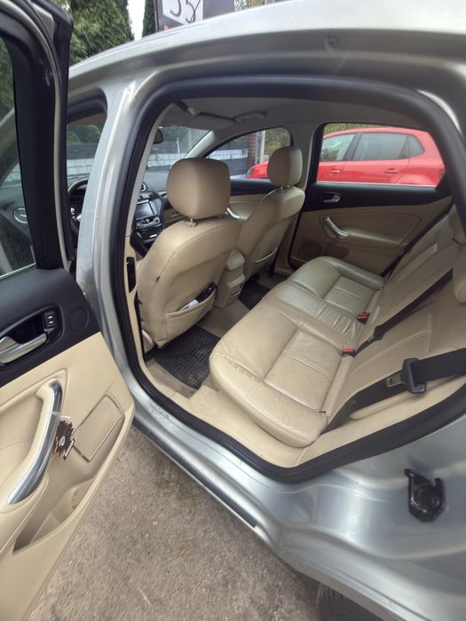 Ford Mondeo Mk4.
