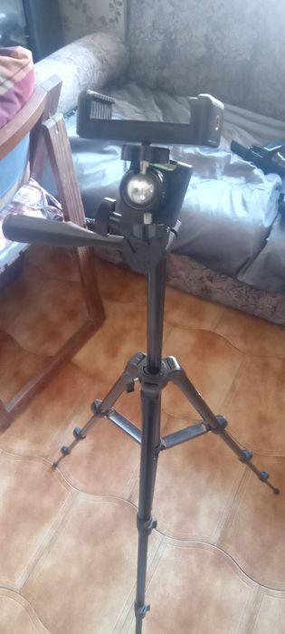 Tripé para telemóvel