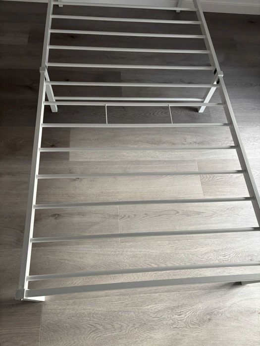 Urgente!!cama de ferro branca 90x200