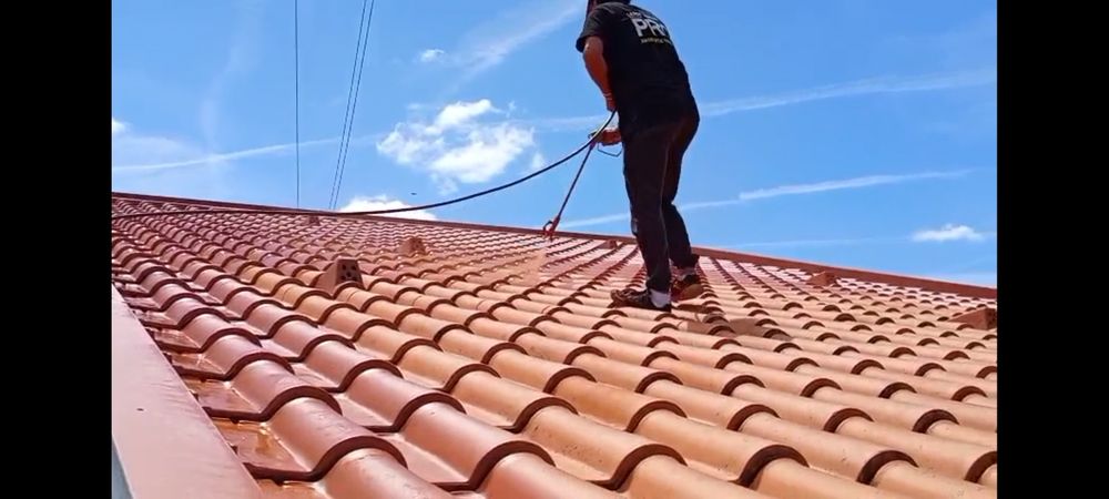 Limpeza telhado, rectificação, substituição etc