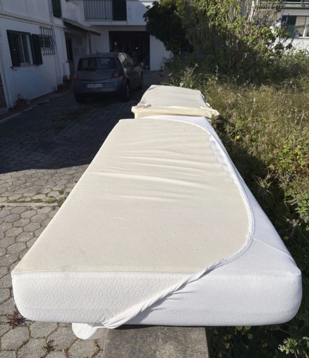 Cama articulada com 2 estrados articulados
