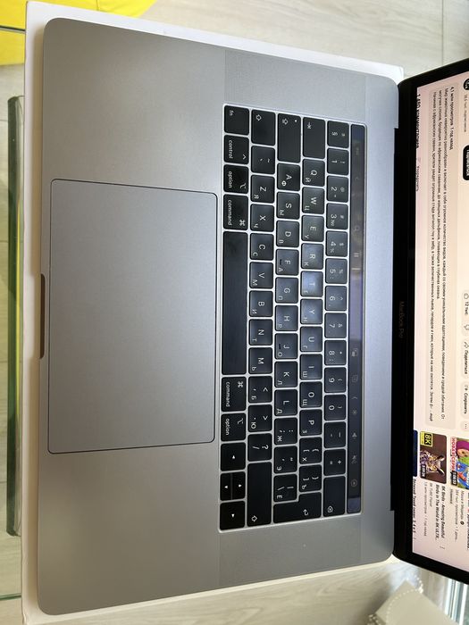 Macbook Pro 15 2019г, i7, 16/256