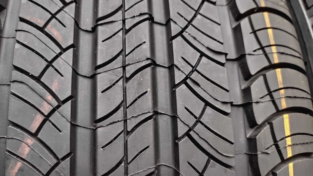 шини 255/55R19. Michelin