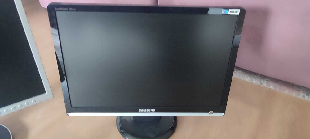 2 Monitores SAMSUNG Syncmaster 22"