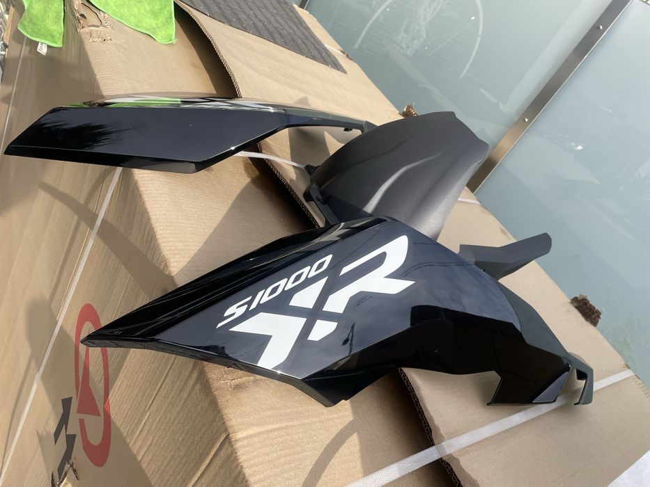 Bmw s 1000 xr ( guarda - lamas novo ) e tampas  laterais BMW
