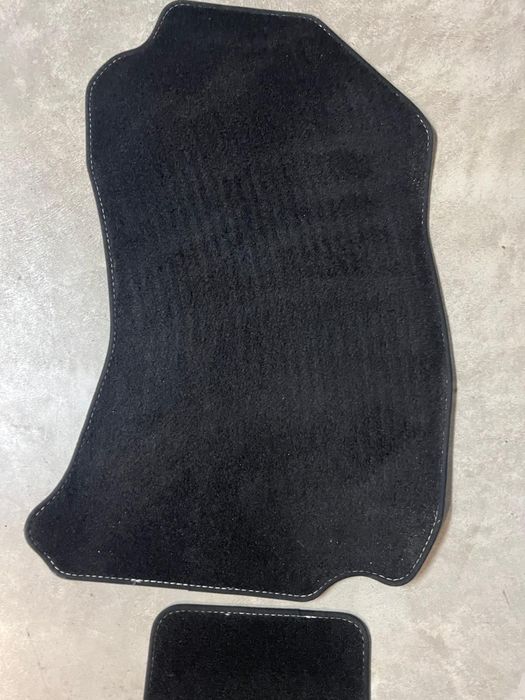 Dywaniki do Subaru Forester 4 zestaw