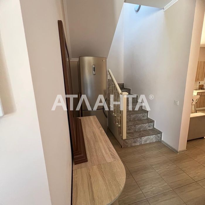 Продажа добротного дома Совиньон 3