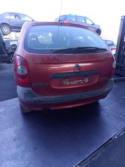 Xsara Picasso 2.0 veículo vendido às peças