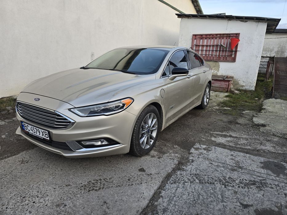 Оренда авто Ford Fusion hybrid