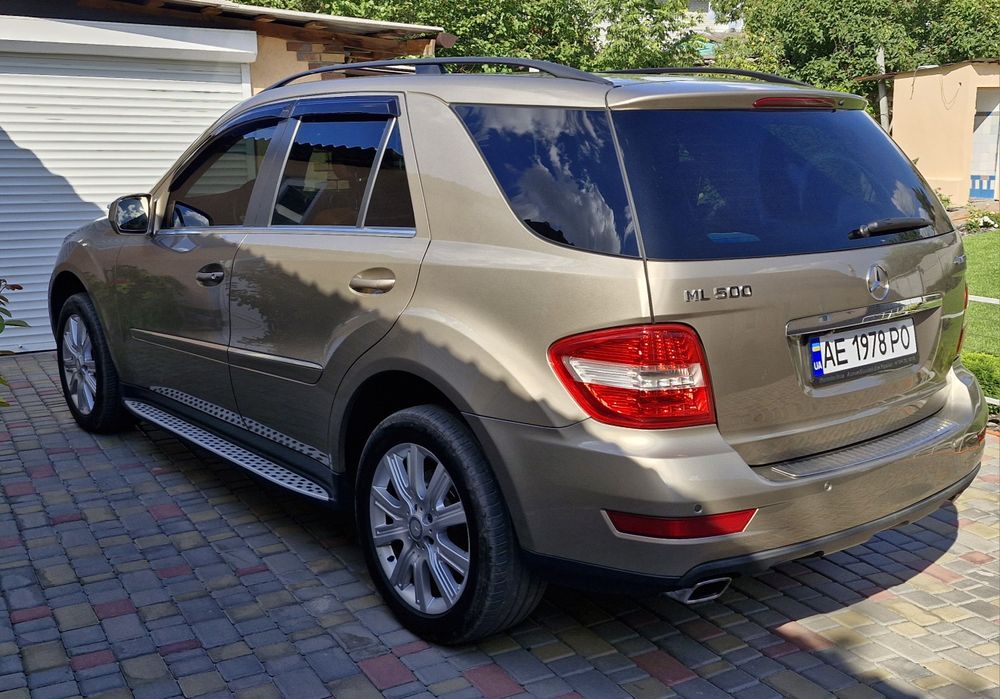 Mercedes ML500 Мерседес МЛ500 4матик 5.5 газ/бензин 2010 год