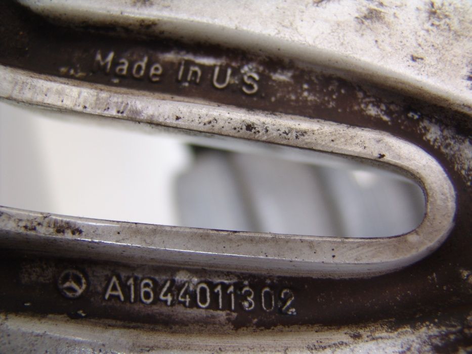 диски Mercedes R18 ET60 DIA66.6 5х112 8J - 3шт