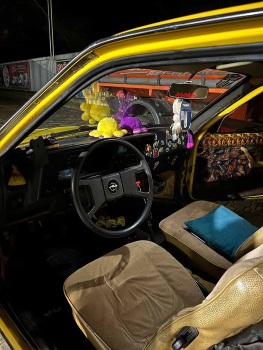 Обменяю Опель кадет 1981 года