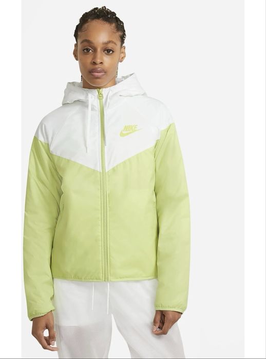 Курточка ветровка  Nike