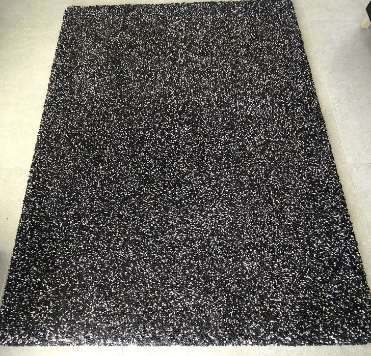 Tapete IKEA VINDUM 230x170 cm, como novo, pelo alto, preto/cinza/branco