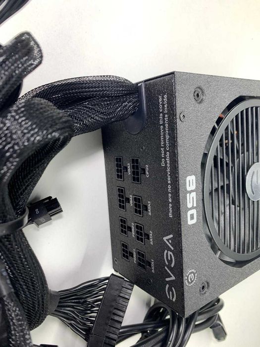 Fonte de Alimentação EVGA 850W 80 Plus Bronze Modular