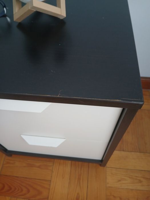 Mesinha cabeceira ikea
