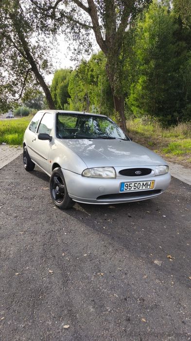 Vendo Ford Fiesta 1.25i