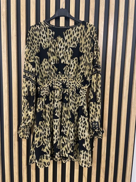 Sukienka w panterkę