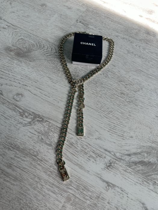 Elegancki naszyjnik marki Chanel