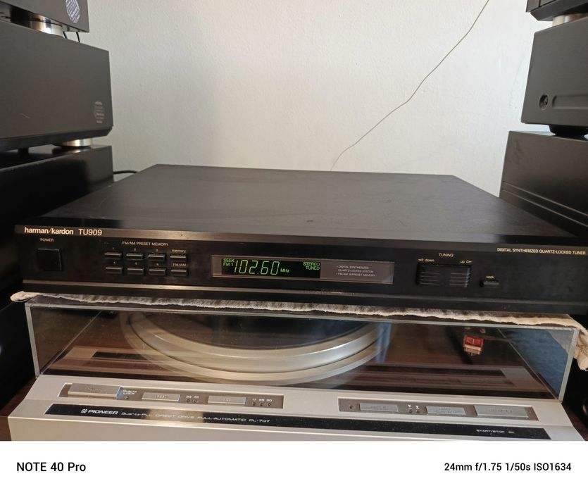 Harman Kardon  tuner-radio.