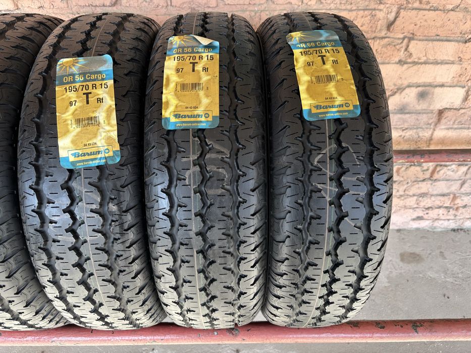 Комплект НОВИХ літніх шин 195/70R15 Barum