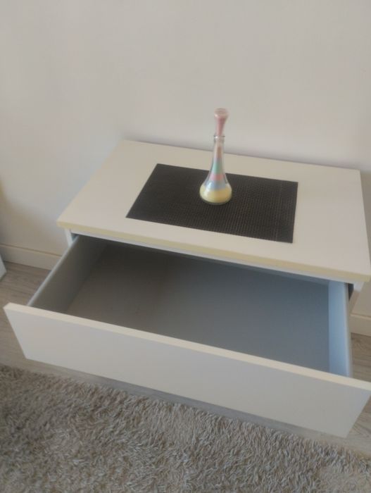 Cómoda branca Ikea