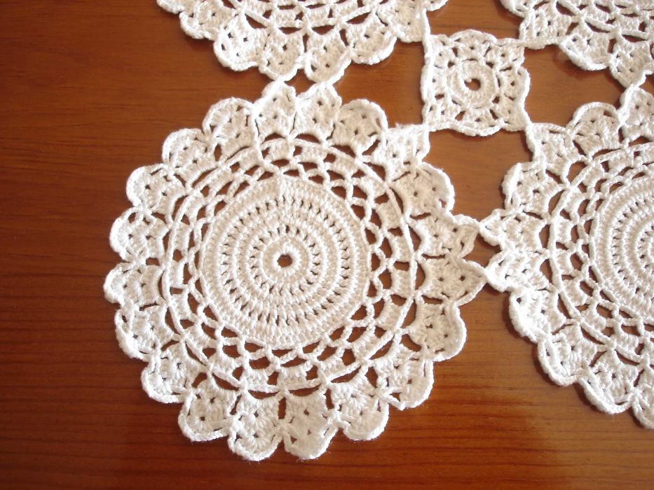 Naperons em renda manual (cróche)