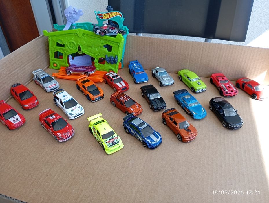Miniaturas hot weels 145 unidades