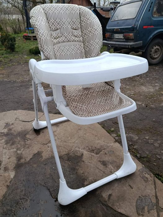 Столик для годування дитячий