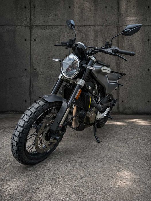 Husqvarna Svartpilen 125cc Ano 2021