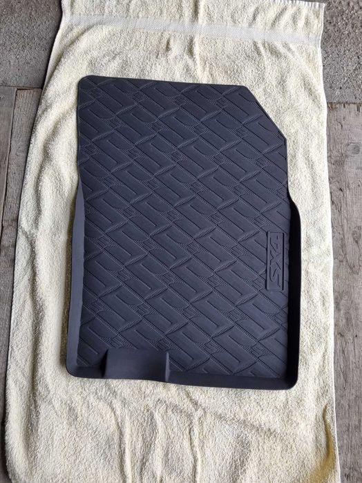 Dywaniki gumowe oryginalne do Suzuki SX4 S-Cross Premium rocznik 2019