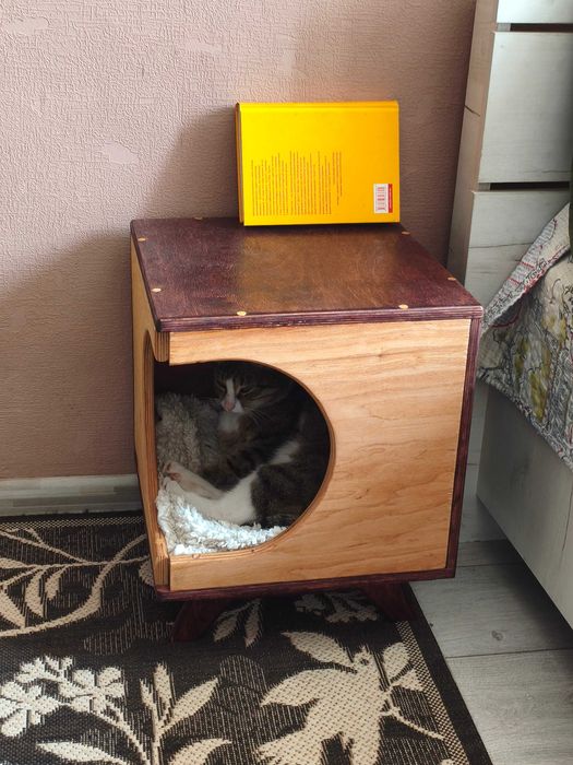 Дерев'яна тумба-будиночок для котів (Ручна робота, 36x36x45 см)