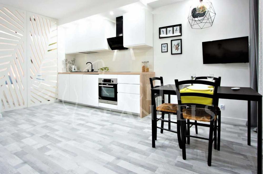 Nowoczesne 30 m² z osobną sypialnią i balkonem | parking | UMK | Krasińskiego