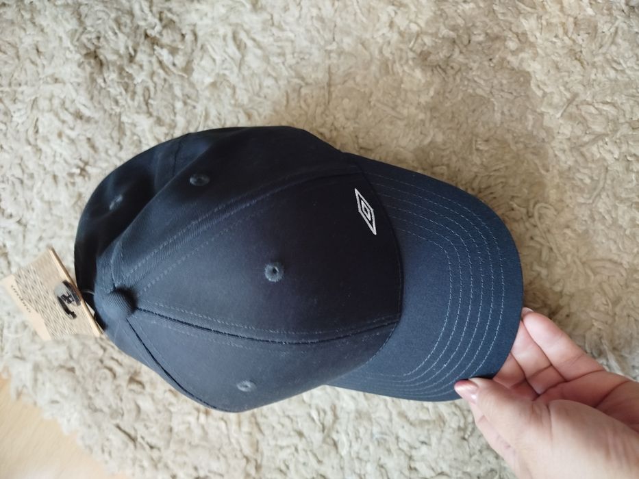 Czapka męska z daszkiem Umbro Nowa