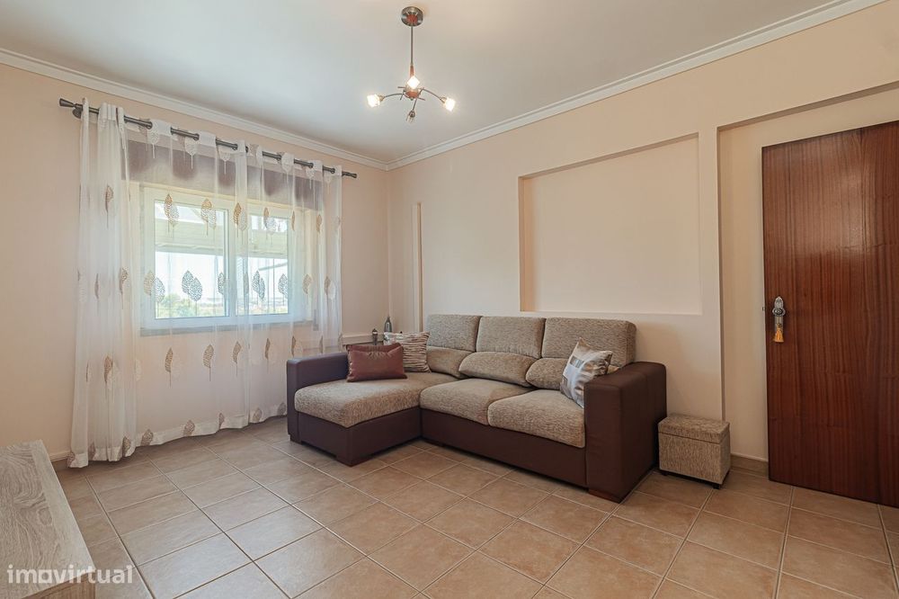 Apartamento T2 em Amora - Cruz de Pau