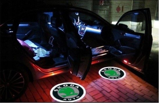 Підсвітка дверей у вигляді логотипу Skoda, LED підсвічування дверей