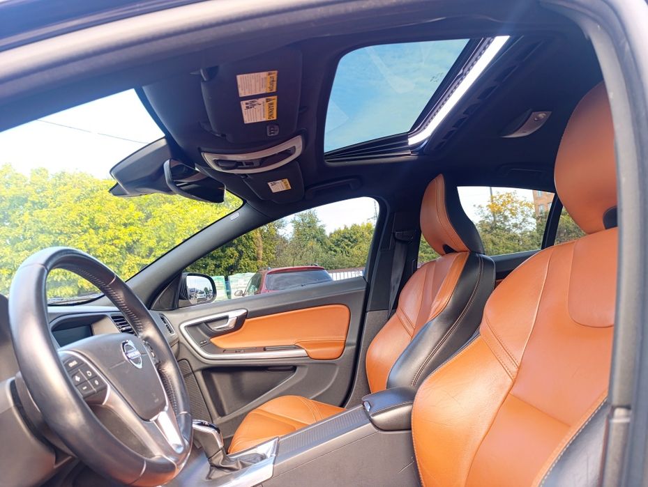 Автомобиль Свеже Пригнанна Volvo S60 T5