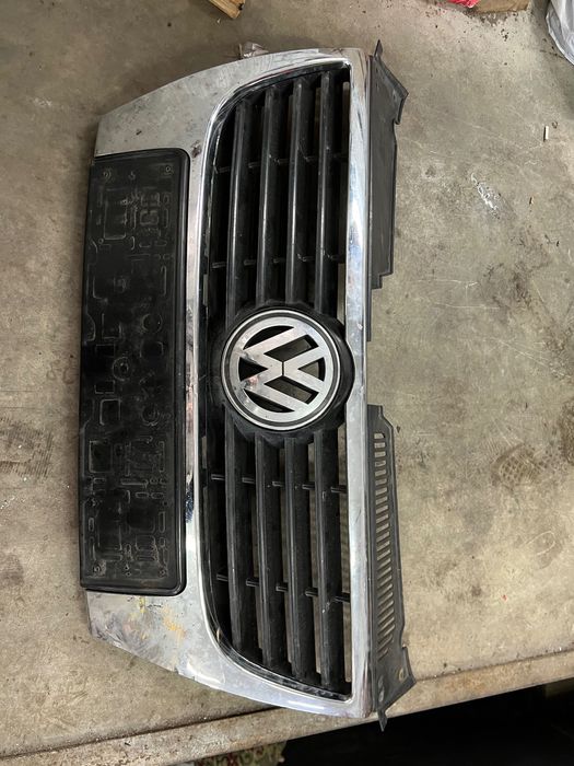 Решетка радиатора Volkswagen Passat b6