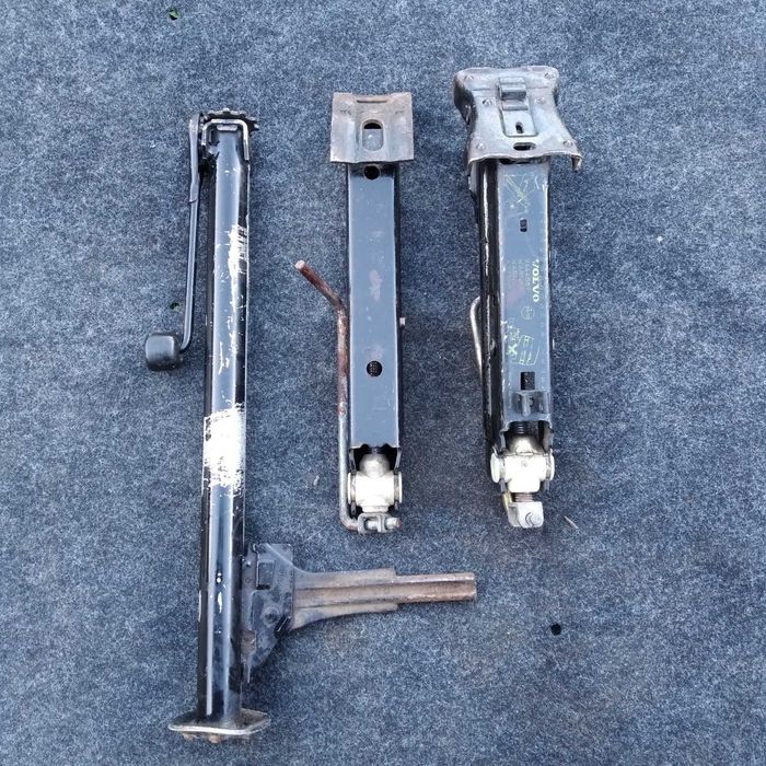 Домкрат автомобільний